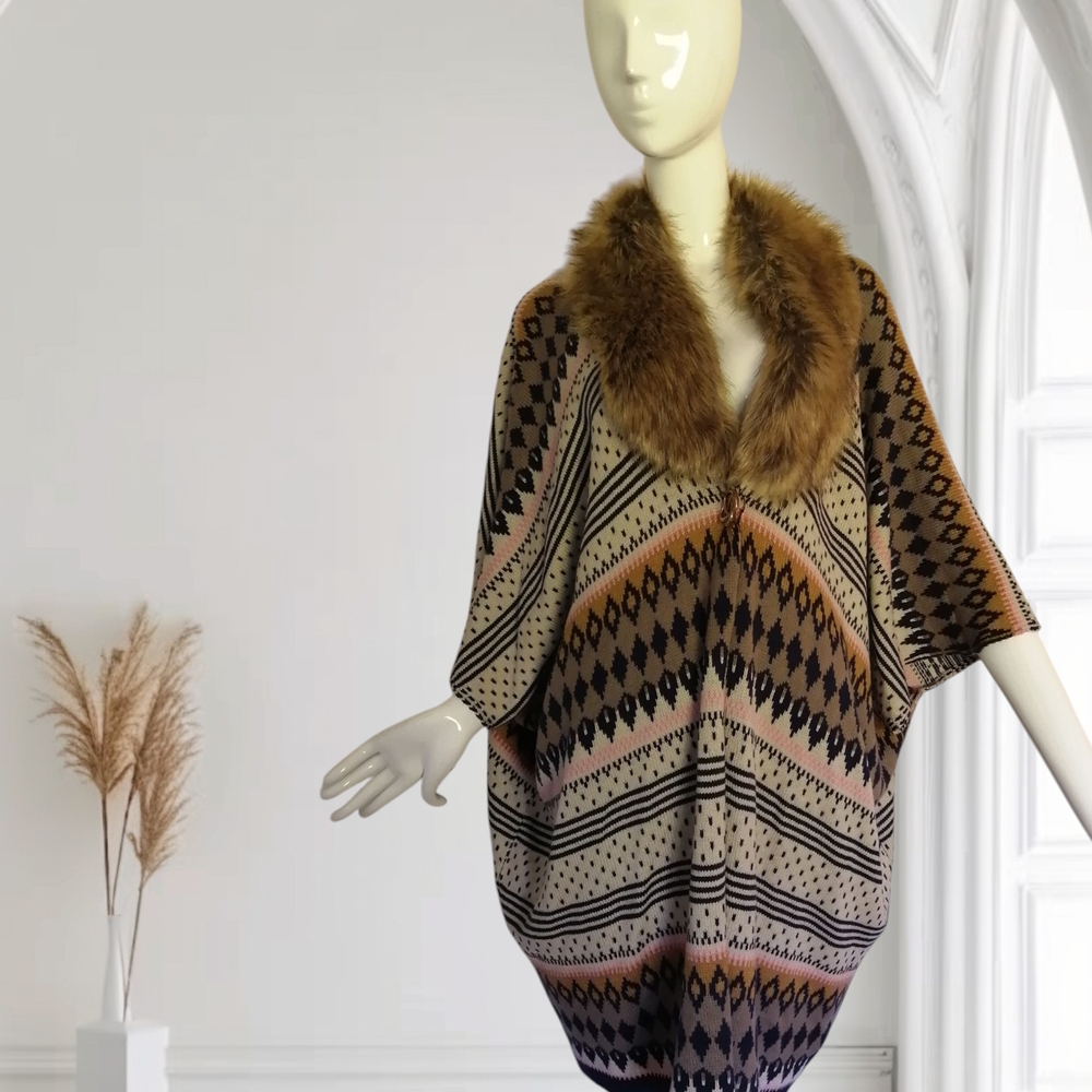 Elegant Geometric Women's Wrap with Faux Fur Collar